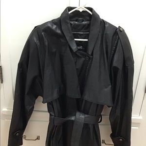 Authentic 💯 insulated long leather coat💕💎🎀😍